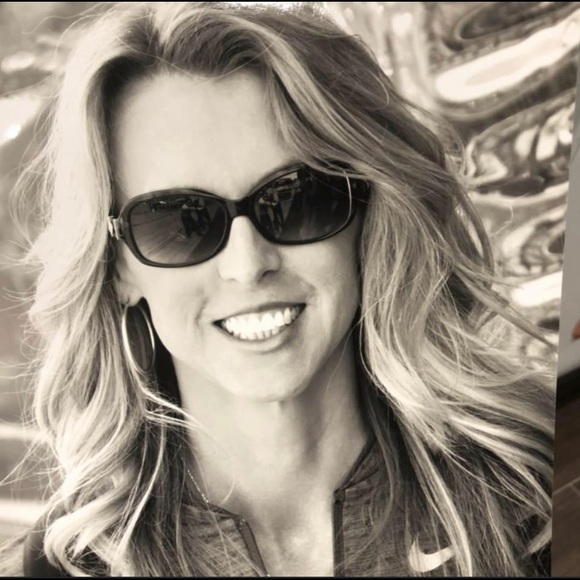 Meet your Posher, Kim - Picture 1 of 1